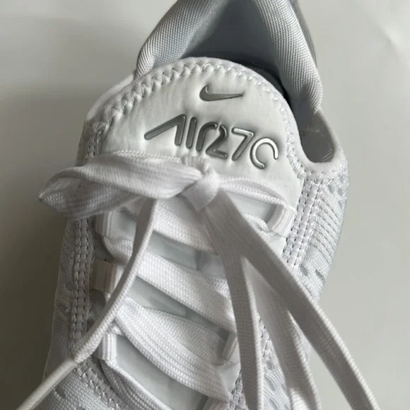 Nike Air Max 270 - Picture 6 of 12